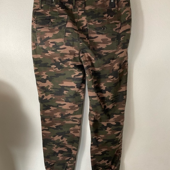 WHBM Utility Slim Crop Camo Jeans Sz 10L Long - Picture 3 of 6